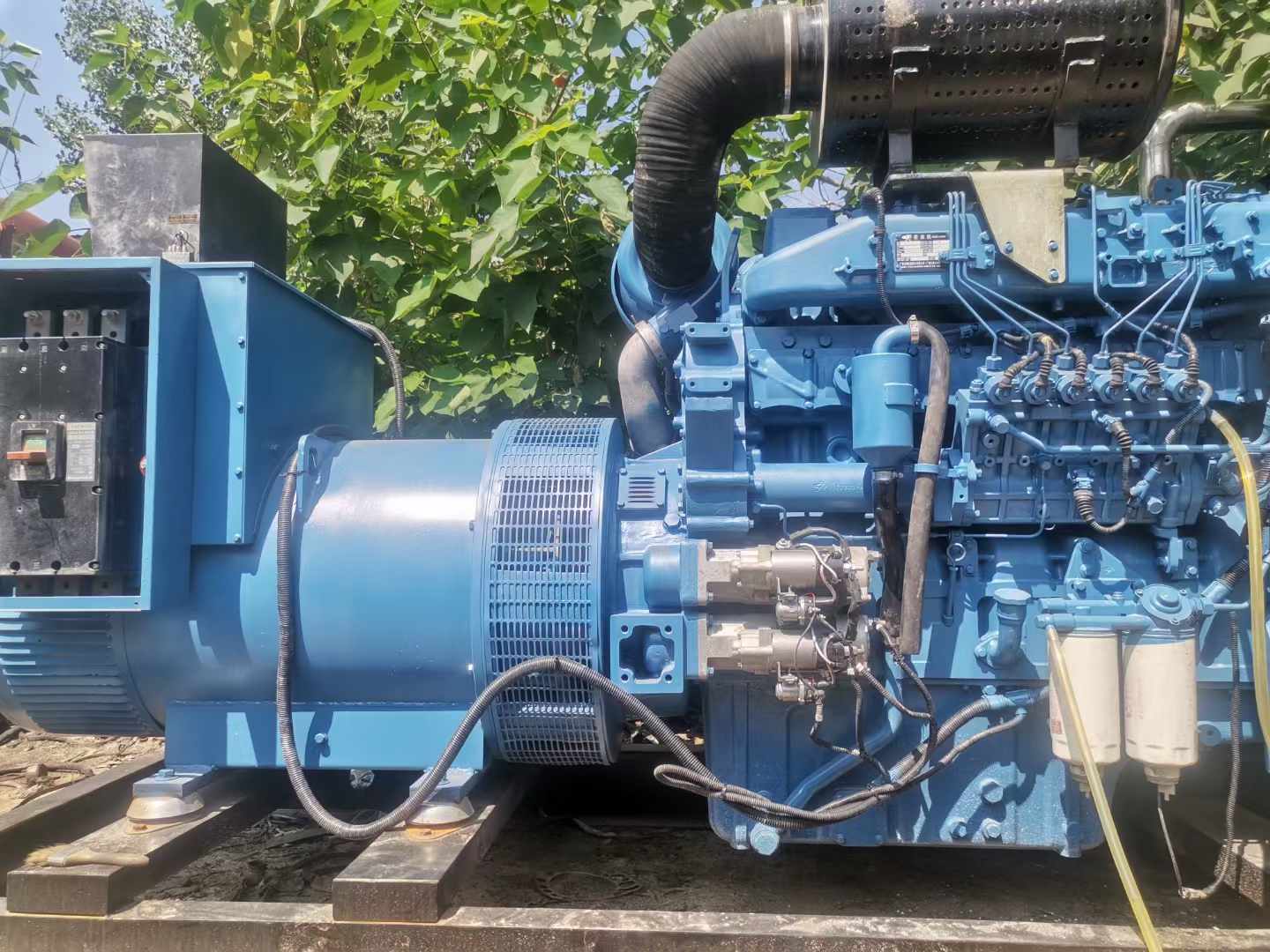 镶黄详细说明降低 800kW 柴油发电机输出电流波动的方法